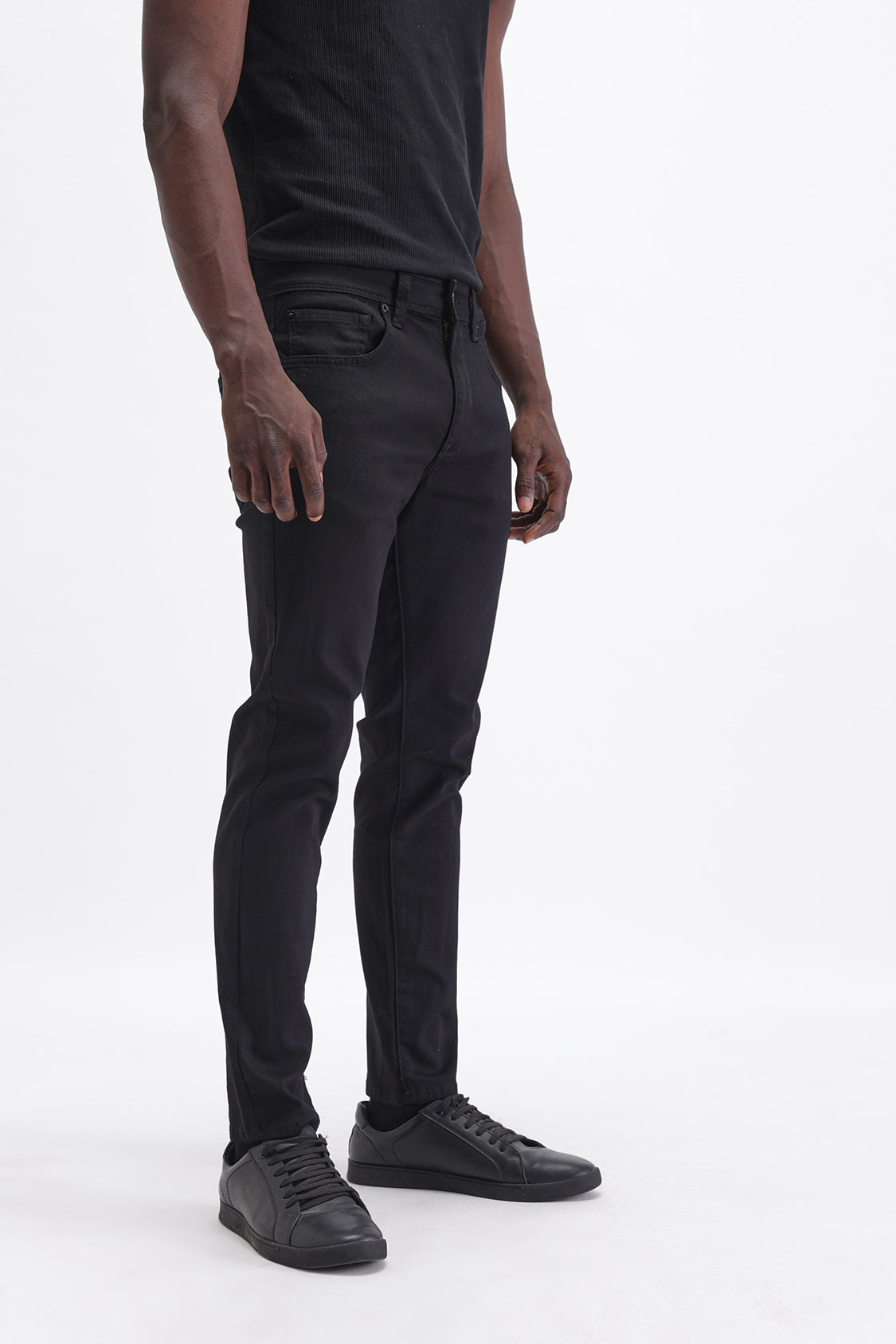SLIM FIT DARK WASH JEANS