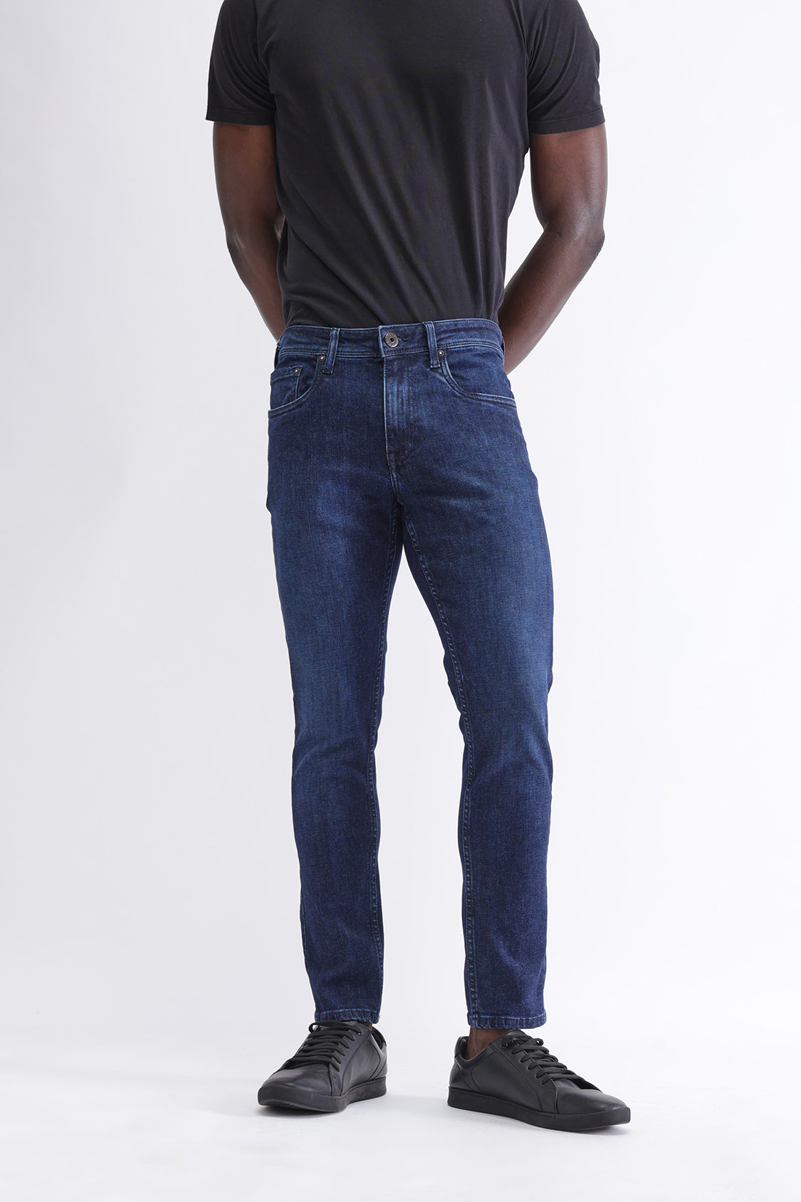Men Slim Mid Rise Blue Jeans