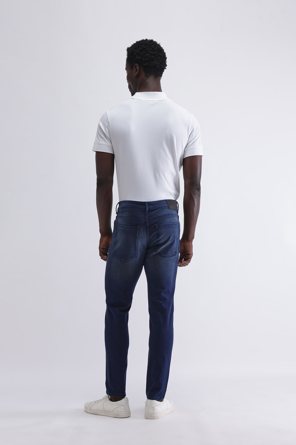 SLIM FIT DARK WASH JEANS