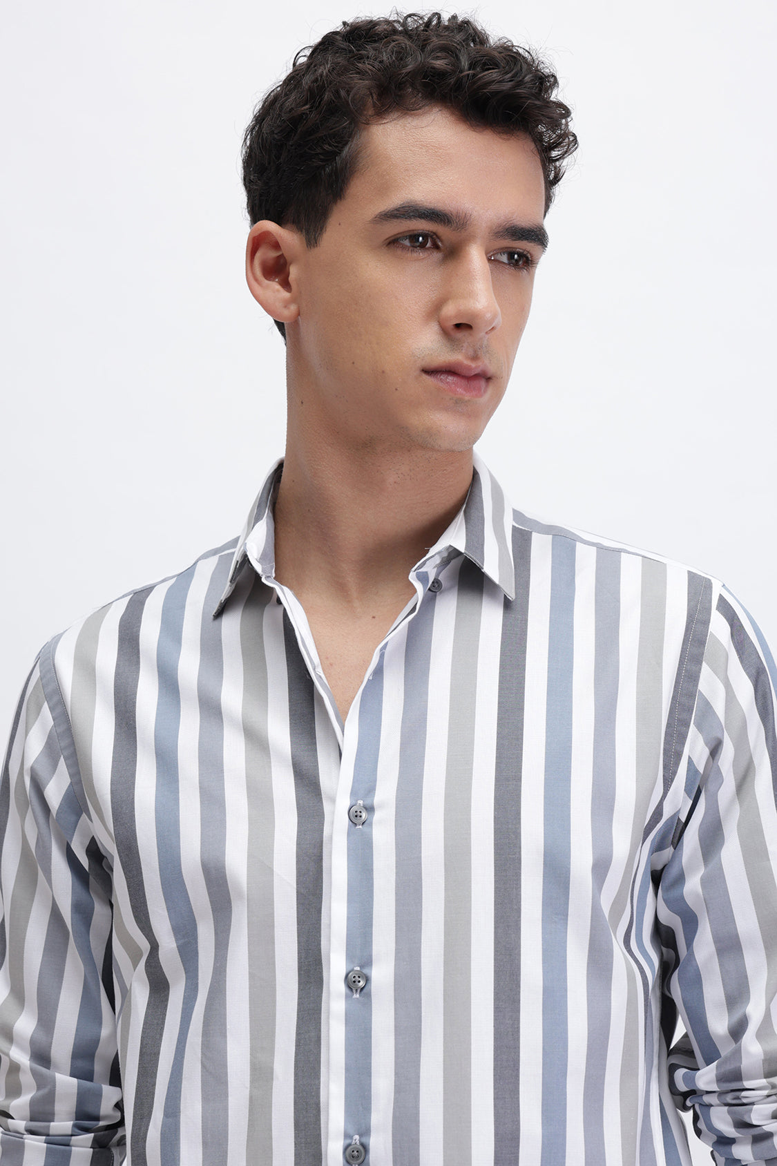 VERTICAL STRIPED SHIRT