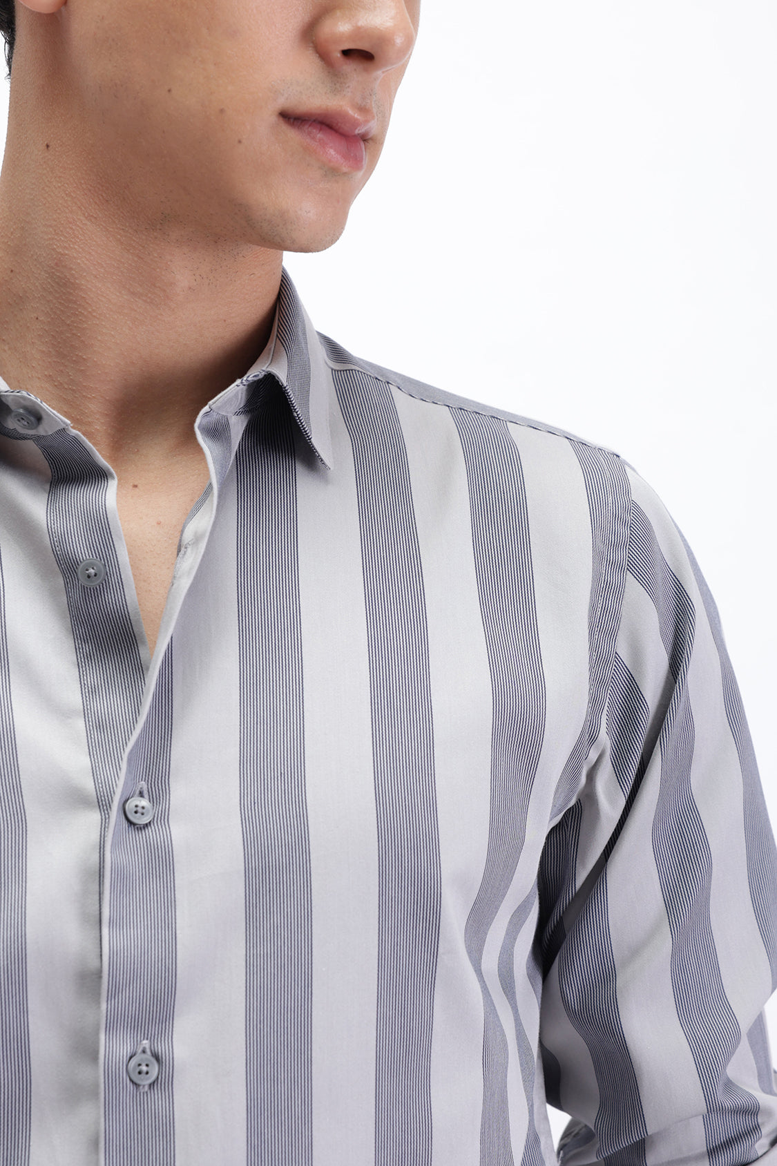 STRIPED SLIM FIT SHIRT
