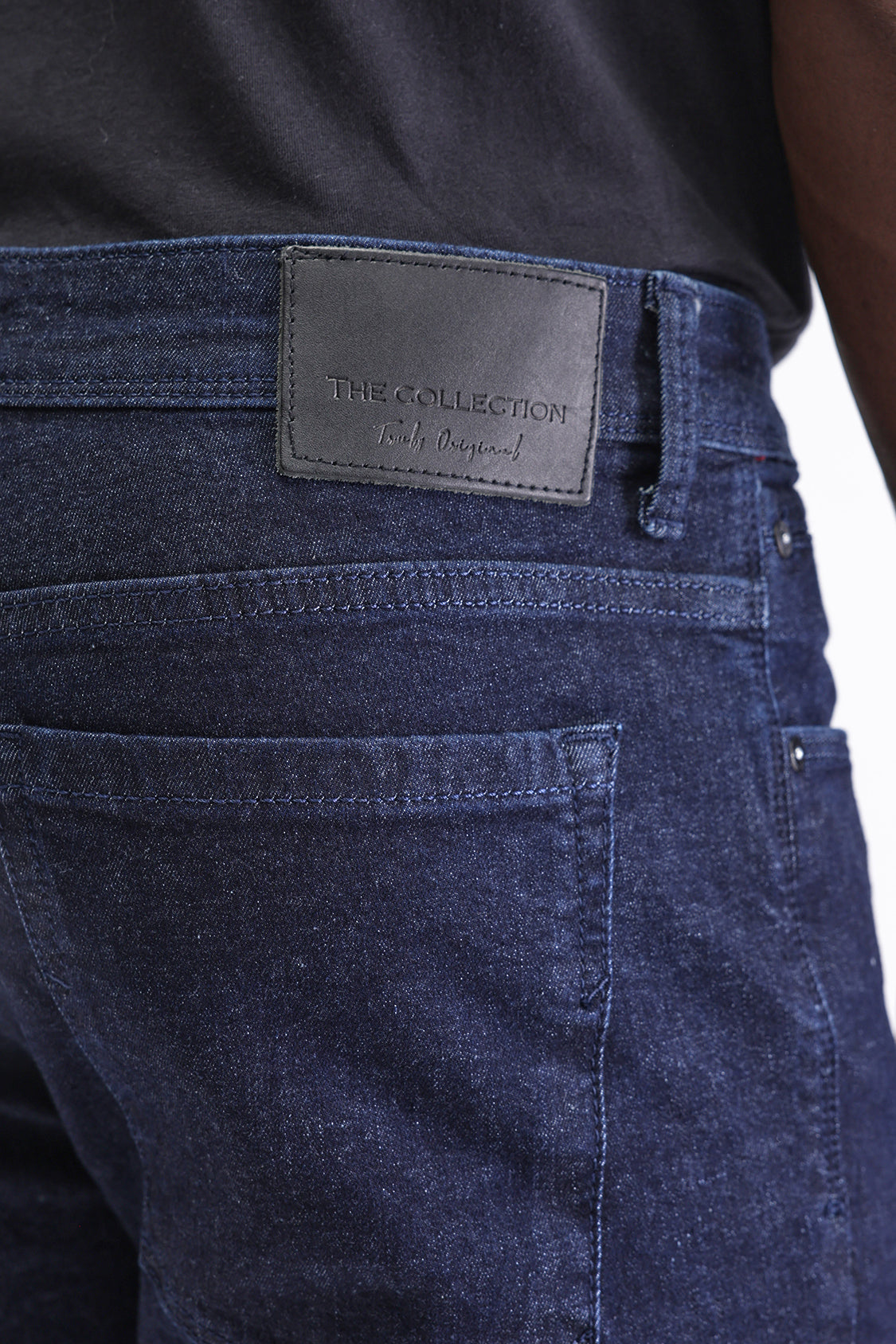 SLIM FIT DARK WASH JEANS