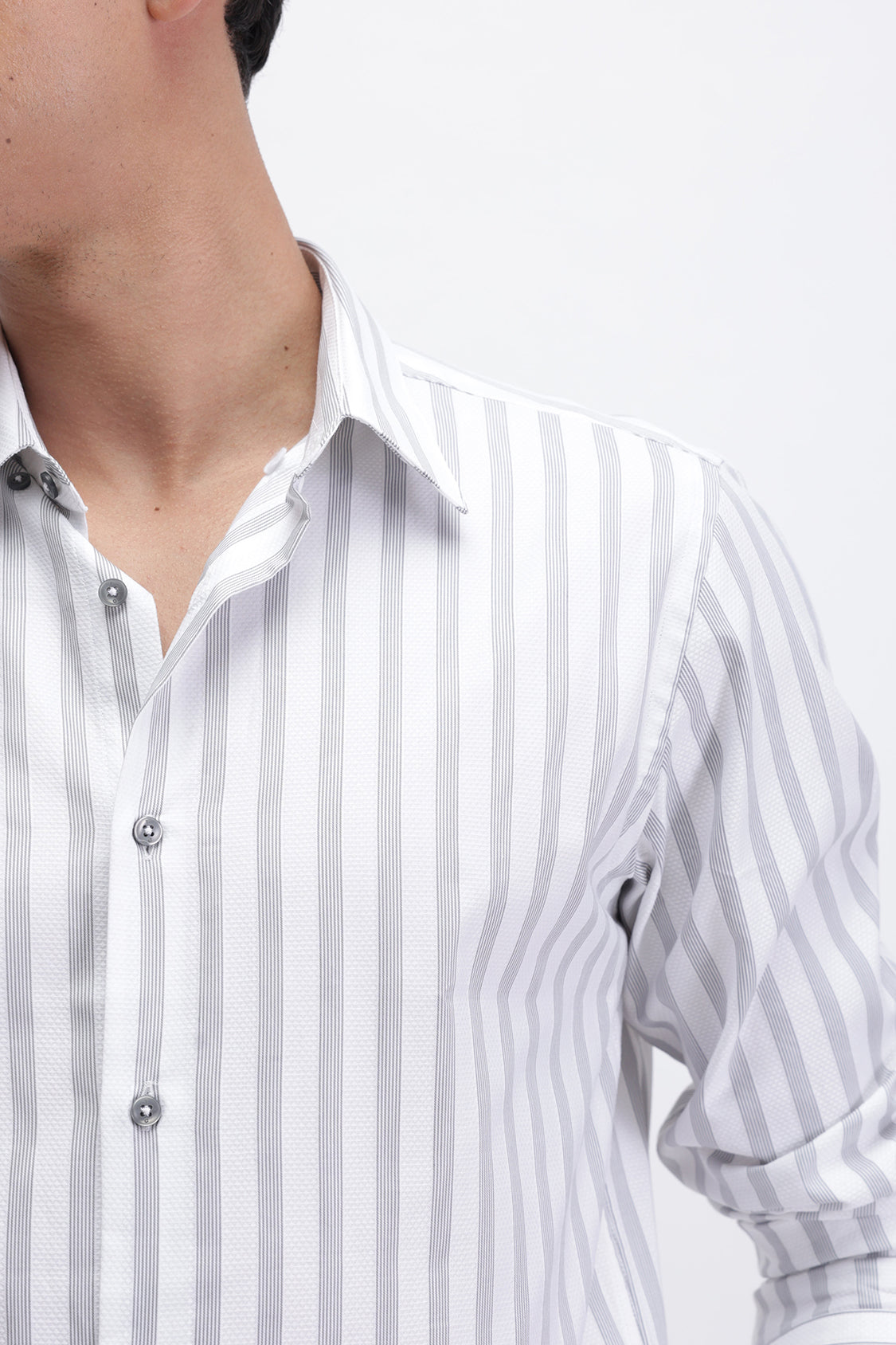VERTICAL STRIPED SLIM FIT SHIRT