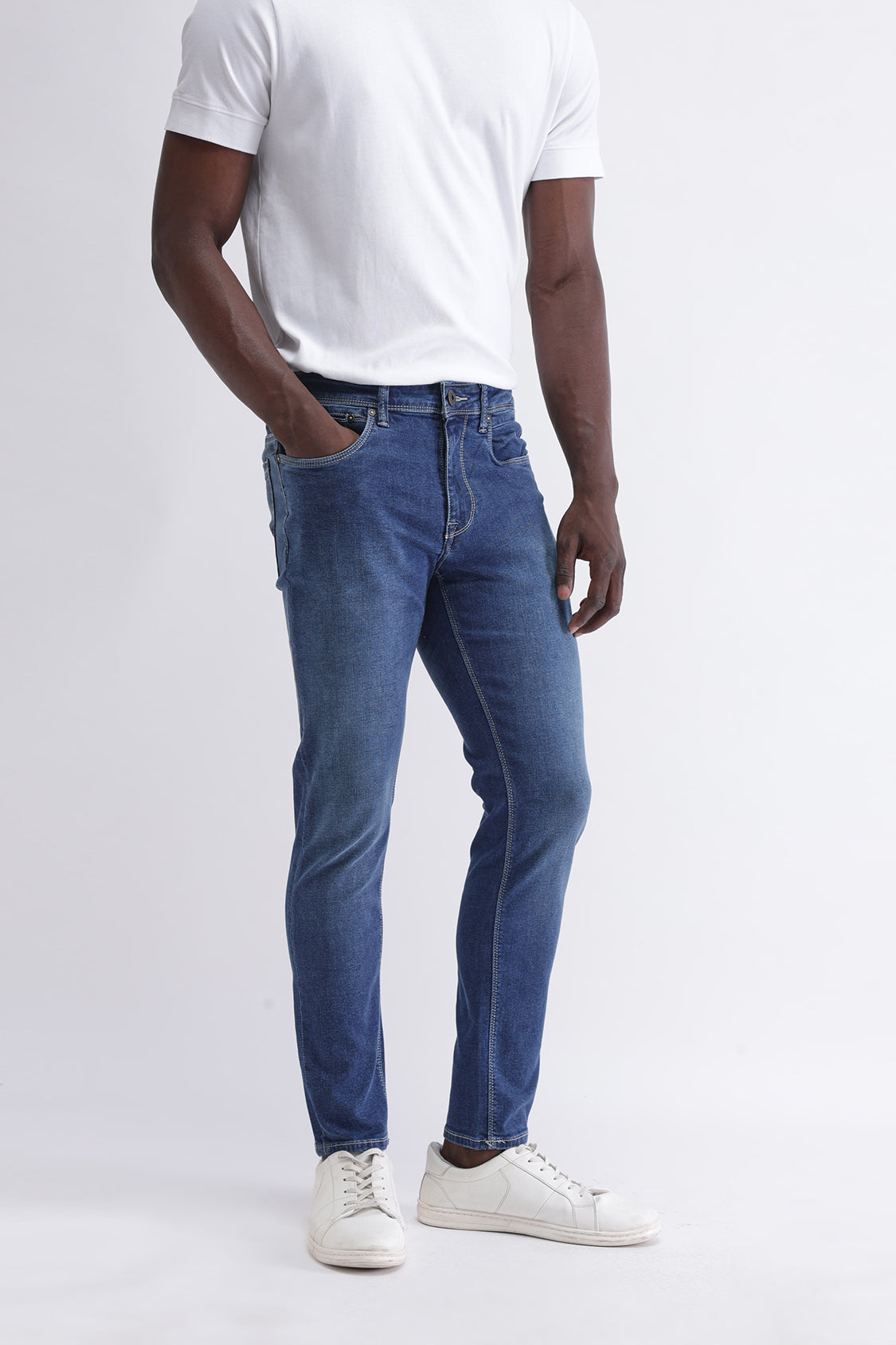 Men Slim Mid Rise Blue Jeans