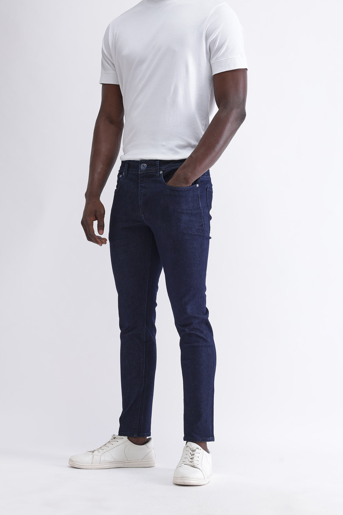 SLIM FIT DARK WASH JEANS