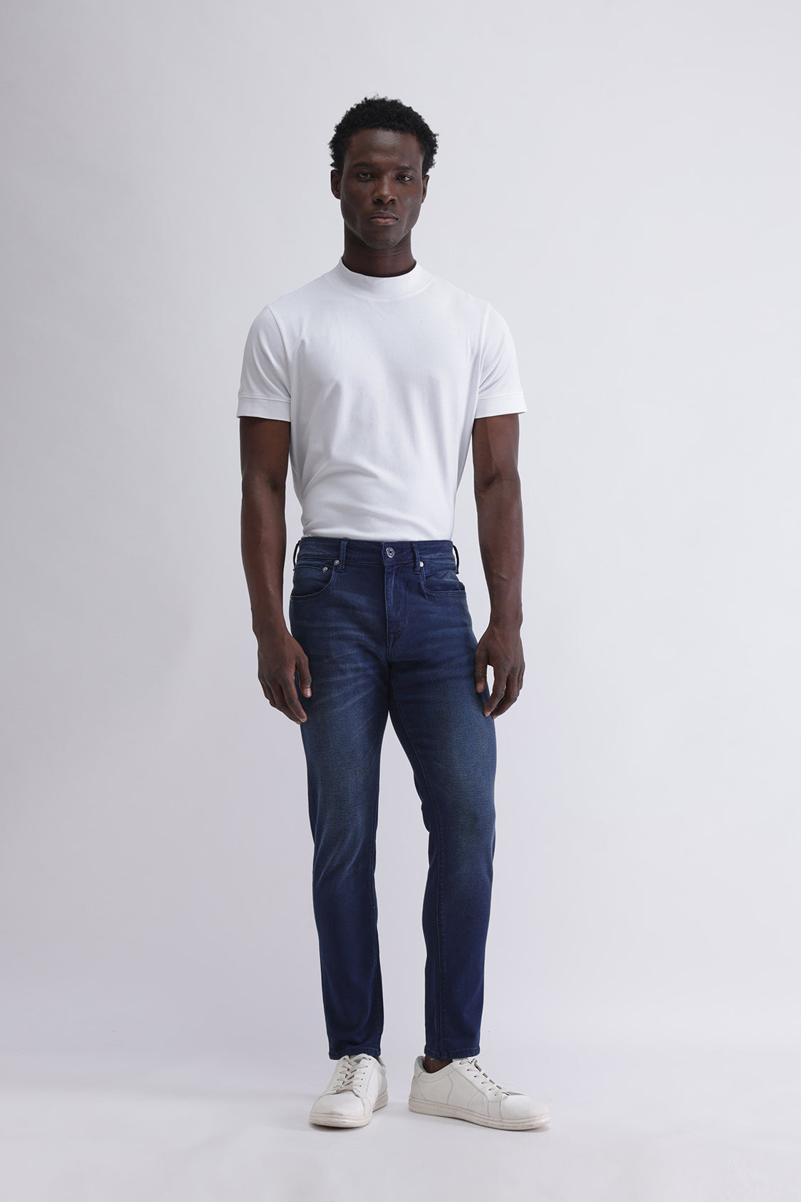 SLIM FIT DARK WASH JEANS