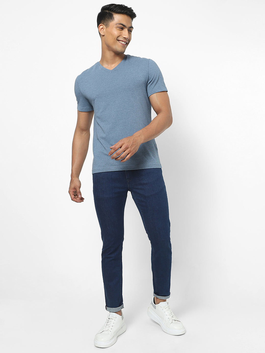 Men Slim Mid Rise Blue Jeans